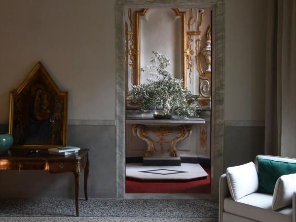 Hotel Palazzo Durazzo Suites : photo 7 de la chambre suite