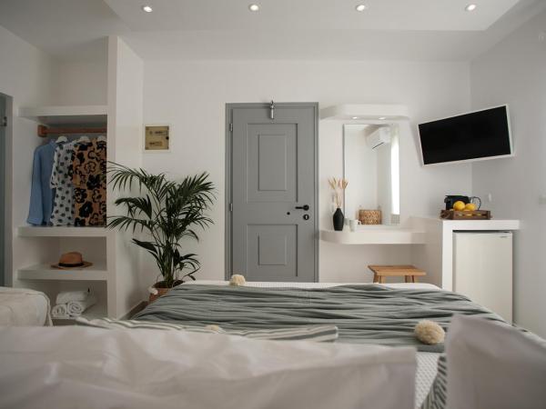 Naxos Hotel Poseidon : photo 10 de la chambre suite junior