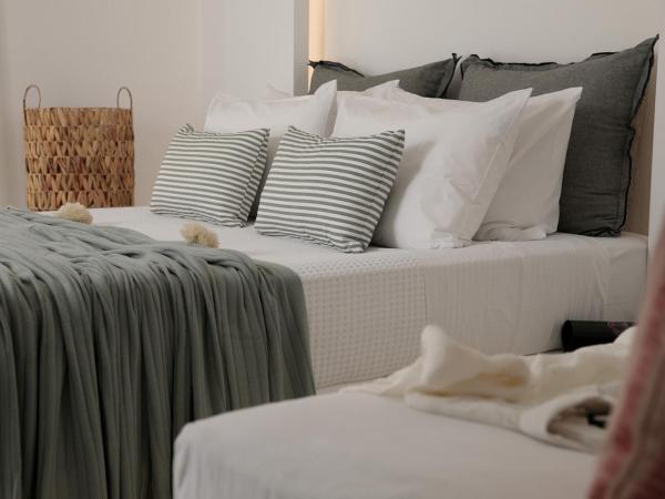 Naxos Hotel Poseidon : photo 9 de la chambre suite junior