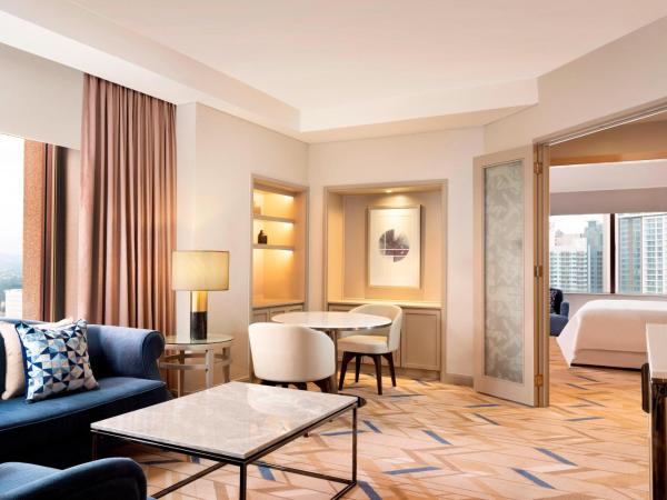 Sheraton Imperial Kuala Lumpur Hotel : photo 1 de la chambre suite 1 chambre lit king-size - vue sur ville