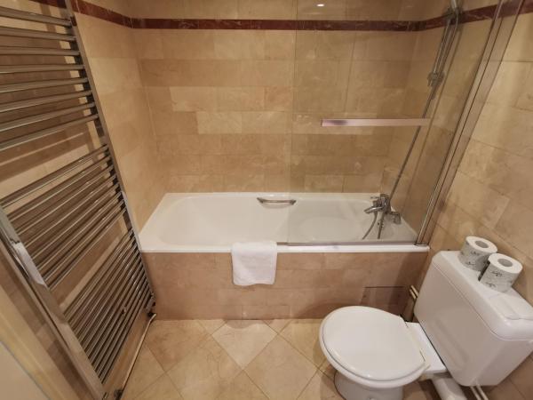 Hotel Des Falaises : photo 3 de la chambre chambre familiale