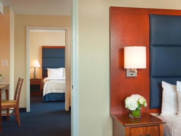 Residence Inn by Marriott Boston Harbor on Tudor Wharf : photo 3 de la chambre suite 2 chambres avec canapé-lit