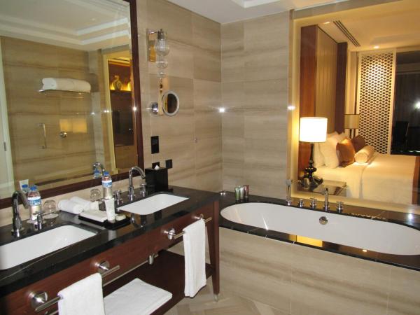Taj Dubai : photo 6 de la chambre suite junior - vue sur ville