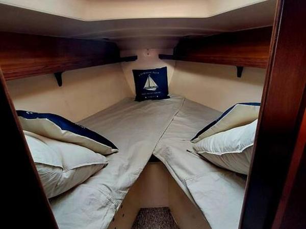 Voilier Sunbeam Yachts 27,5 à quai au Grand Port Aix les Bains : photo 10 de la chambre mobile home