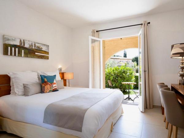 Hotel La Garbine : photo 10 de la chambre chambre double ou lits jumeaux avec terrasse