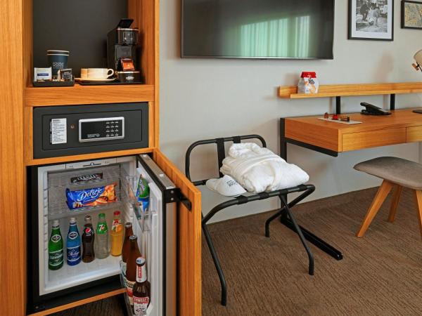 Four Points by Sheraton Warsaw Mokotow : photo 2 de la chambre chambre exécutive avec 1 lit king-size