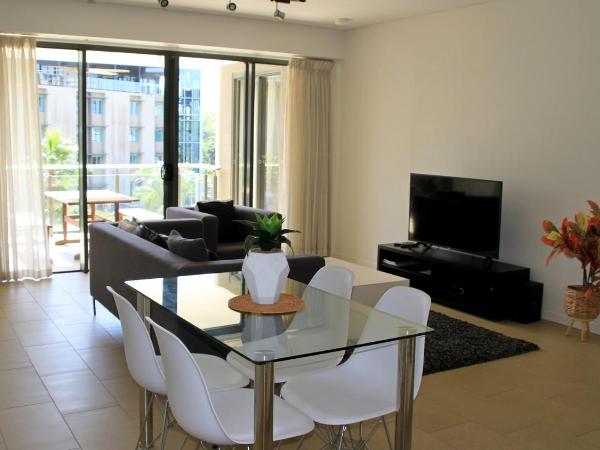 Darwin Waterfront Short Stay Apartments : photo 5 de la chambre 1 bedroom lagoon view apartment