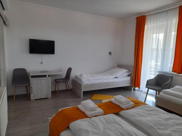 Orion Panzió : photo 4 de la chambre chambre familiale standard