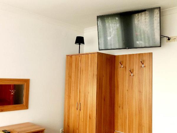 Hotel i Restauracja 13 Smaków : photo 4 de la chambre chambre triple avec salle de bains