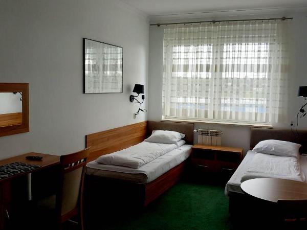 Hotel i Restauracja 13 Smaków : photo 1 de la chambre chambre double avec salle de bains privative