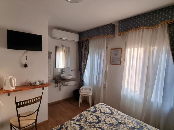 Albergo Casa Peron : photo 5 de la chambre chambre double ou lits jumeaux avec salle de bains commune