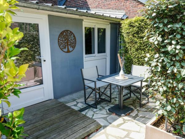 Hôtel Le Patio - Deauville : photo 3 de la chambre chambre supérieure - rez-de-jardin