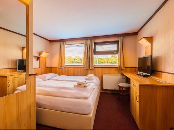 Fortuna Boat Hotel Budapest : photo 2 de la chambre cabine de bateau standard - vue sur rivière