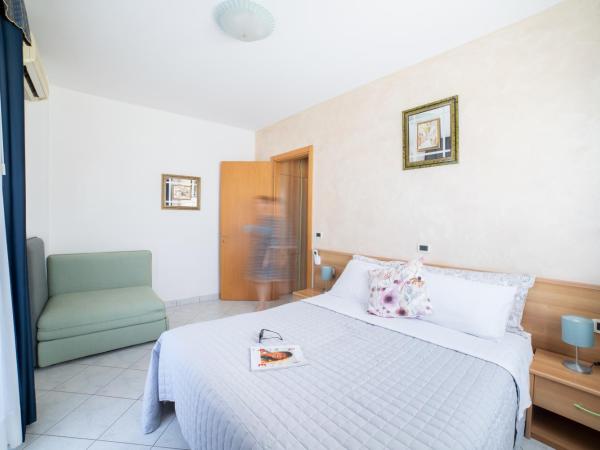 Casa Merano Residence & Ristorante Bibione Centro : photo 3 de la chambre suite 1 chambre avec balcon