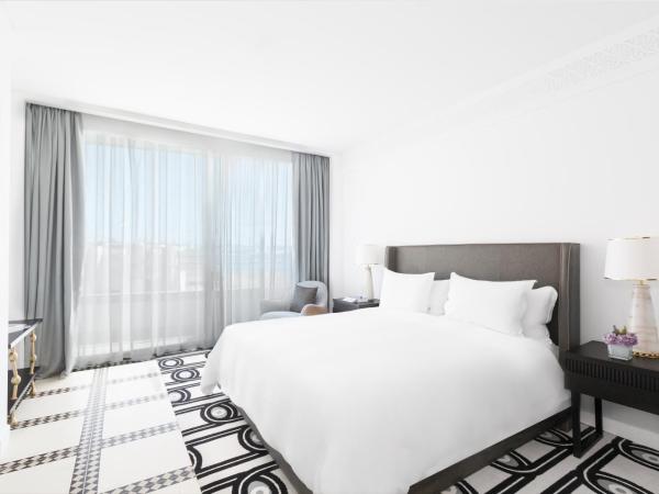 Fairmont La Marina Rabat Sale Hotel And Residences : photo 5 de la chambre chambre lit king-size fairmont avec balcon - vue sur océan ou sur ville