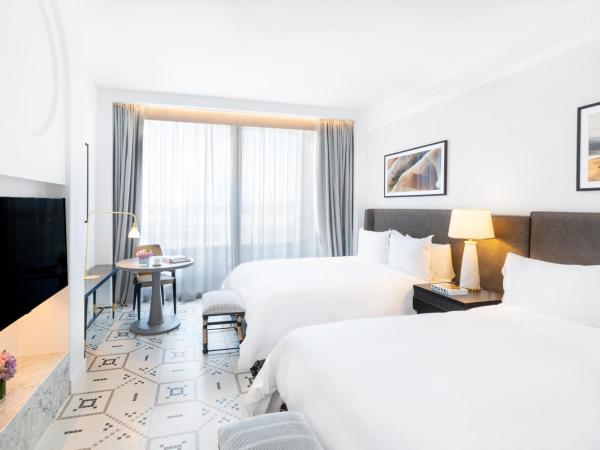 Fairmont La Marina Rabat Sale Hotel And Residences : photo 1 de la chambre hébergement fairmont avec 2 lits queen-size et balcon - vue sur océan ou ville