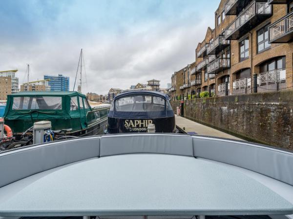 JOIVY Elegant houseboat near Canary Wharf : photo 3 de la chambre maison 2 chambres