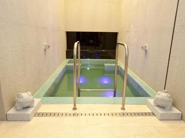 Yuwon Hotel : photo 5 de la chambre suite familiale avec balcon