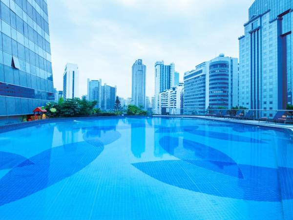 Crowne Plaza Guangzhou City Centre, an IHG Hotel - Free shuttle between hotel and Exhibition Center during Canton Fair & Exhibitor registration Counter : photo 1 de la chambre chambre lits jumeaux premium