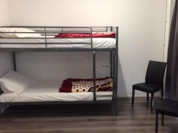 Guest House Amsterdam : photo 6 de la chambre chambre double standard avec salle de bains commune