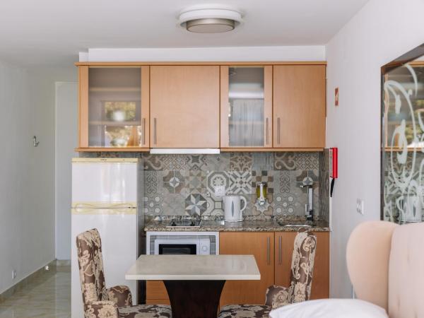 Muthu Clube Praia da Oura : photo 3 de la chambre chambre de luxe avec terrasse - vue sur mer ou piscine 