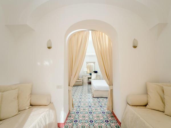 Hotel Syrene : photo 2 de la chambre chambre quadruple avec terrasse 