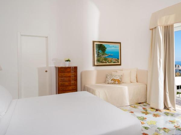 Hotel Syrene : photo 8 de la chambre chambre triple - vue sur mer