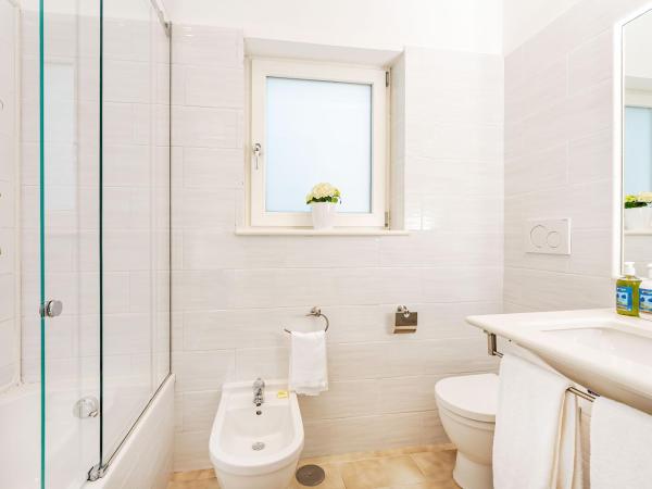 Hotel Syrene : photo 6 de la chambre chambre triple - vue sur mer