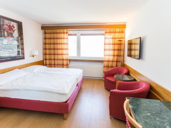 Hôtel du Rhône : photo 10 de la chambre chambre double