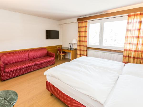 Hôtel du Rhône : photo 6 de la chambre chambre triple