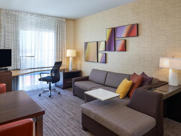 Residence Inn by Marriott Philadelphia Airport : photo 4 de la chambre suite 1 chambre avec 1 lit king-size