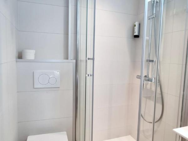 Hotel Cardiff : photo 4 de la chambre petite chambre double moderne