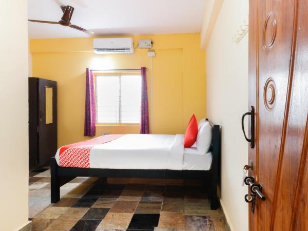 OYO 65533 Elite Suites : photo 2 de la chambre chambre triple classique