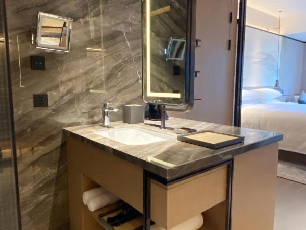 Four Points by Sheraton Suzhou, Wuzhong : photo 1 de la chambre chambre deluxe avec 1 lit king-size
