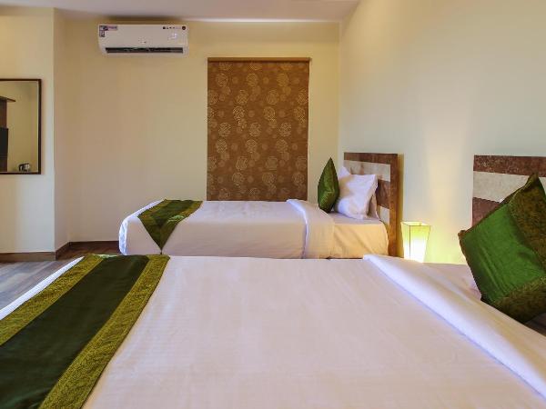 Treebo Address Inn, Banjara Hills : photo 3 de la chambre [sanitized] deluxe double or twin room