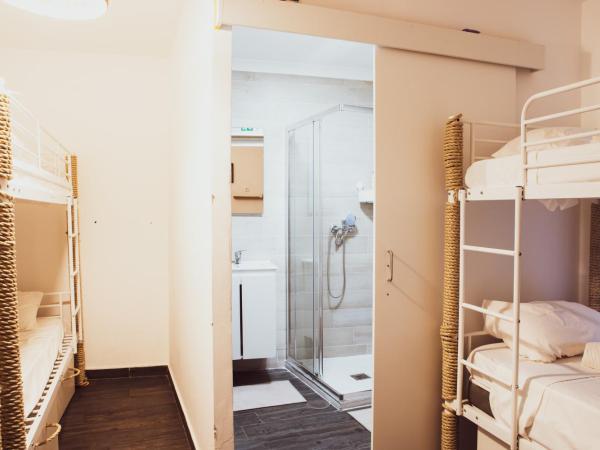 Deck Lodge : photo 2 de la chambre dortoir mixte de 6 lits