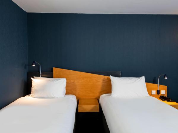 Holiday Inn Express Manchester - Salford Quays, an IHG Hotel : photo 1 de la chambre chambre lits jumeaux standard