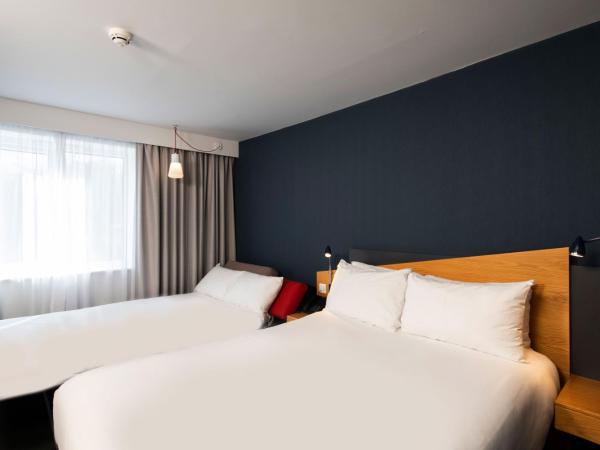 Holiday Inn Express - Glasgow - City Ctr Riverside, an IHG Hotel : photo 1 de la chambre chambre double avec canapé-lit