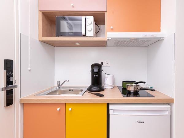 Apparthotel Le Hüb TOULON : photo 4 de la chambre studio avec terrasse