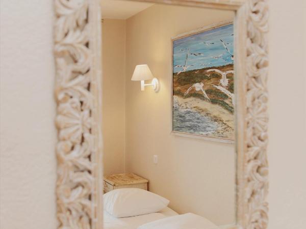 Coq Hotel : photo 4 de la chambre chambre lits jumeaux