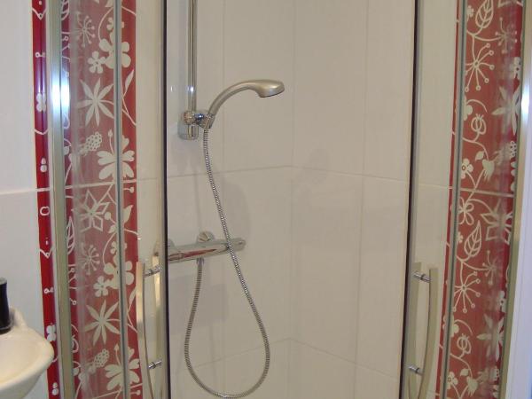 Maison l'épicurienne : photo 8 de la chambre chambre double avec balcon - vue latérale sur mer