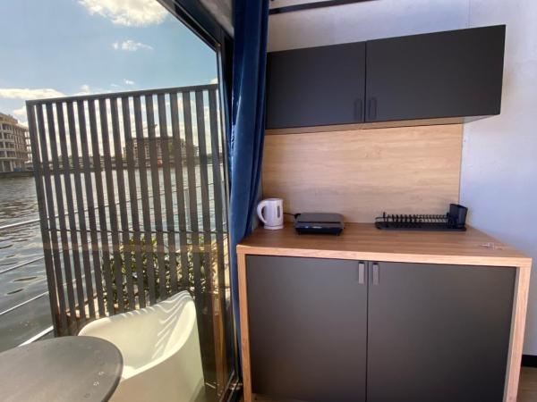 Floating Apartments - ODRA DREAM : photo 6 de la chambre appartement - vue sur lac