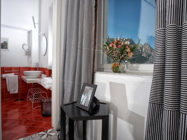 Affittacamere Capri Dolce Vita : photo 7 de la chambre chambre double - vue sur mer