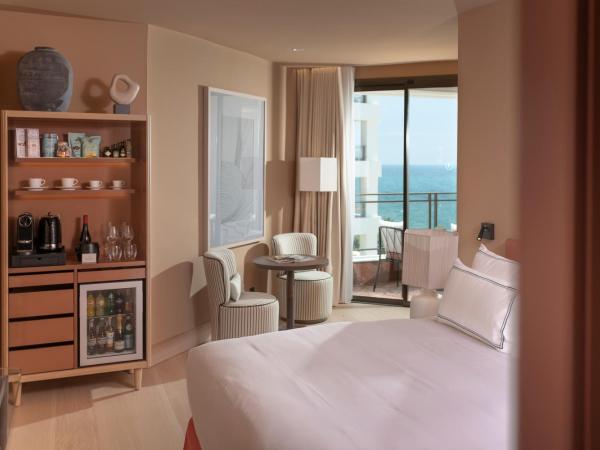 El Fuerte Marbella : photo 1 de la chambre chambre double ou lits jumeaux - vue partielle sur mer