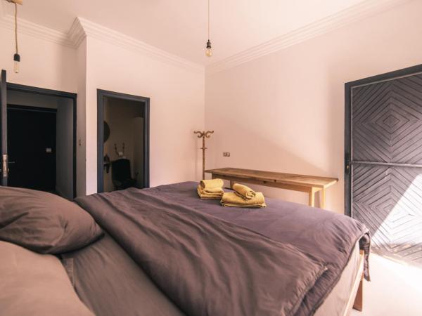 The Kozyhome : photo 2 de la chambre chambre double ou lits jumeaux avec balcon