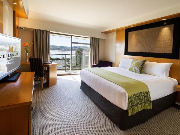Millennium Hotel Rotorua : photo 1 de la chambre chambre king avec accès au salon club 
