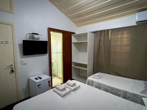 Pousada Noantri : photo 10 de la chambre chambre triple avec salle de bains privative