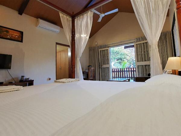 Aranyagiri Countryside Resort, Near Pune : photo 3 de la chambre country cottage with pool view
