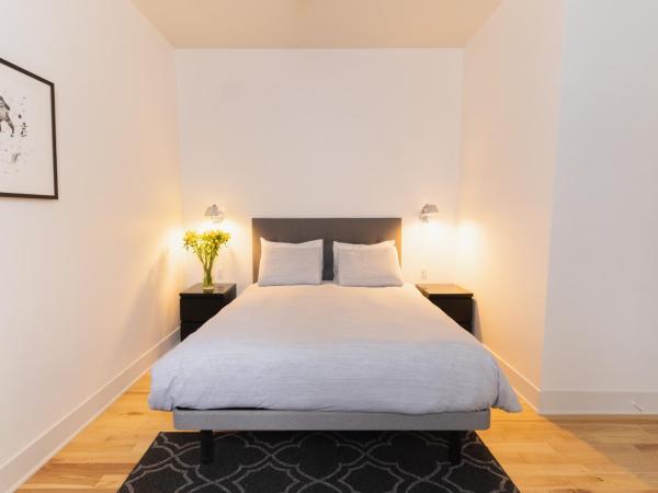 Bed and Breakfast du Village BBV : photo 1 de la chambre chambre lit queen-size