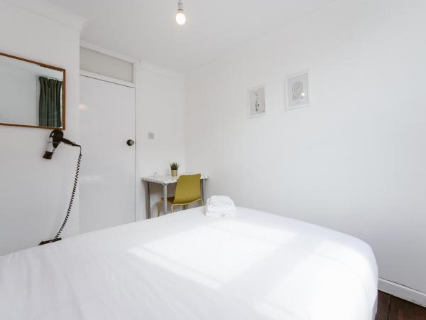 Great Rooms in Stepney Green Station - 12 : photo 1 de la chambre chambre double avec salle de bains commune